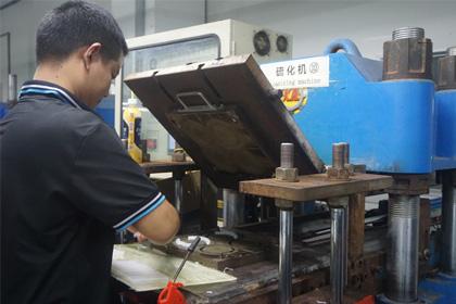 假期結(jié)束，硅膠制品廠正常開工